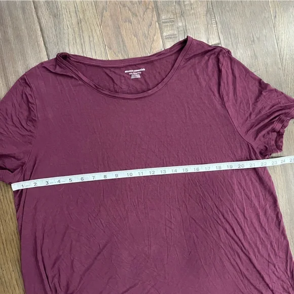 Amazon Essentials T-Shirt - Picture 9 of 11